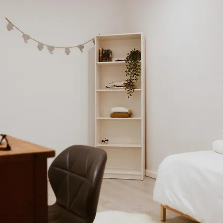 Altido Perfectly Stylish 2-Br Apartment With Terrace شقة