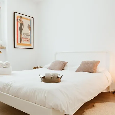 شقة Altido Perfectly Stylish 2-Br Apartment With Terrace Lisboa
