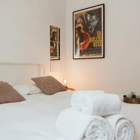Altido Perfectly Stylish 2-Br Apartment With Terrace شقة Lisboa